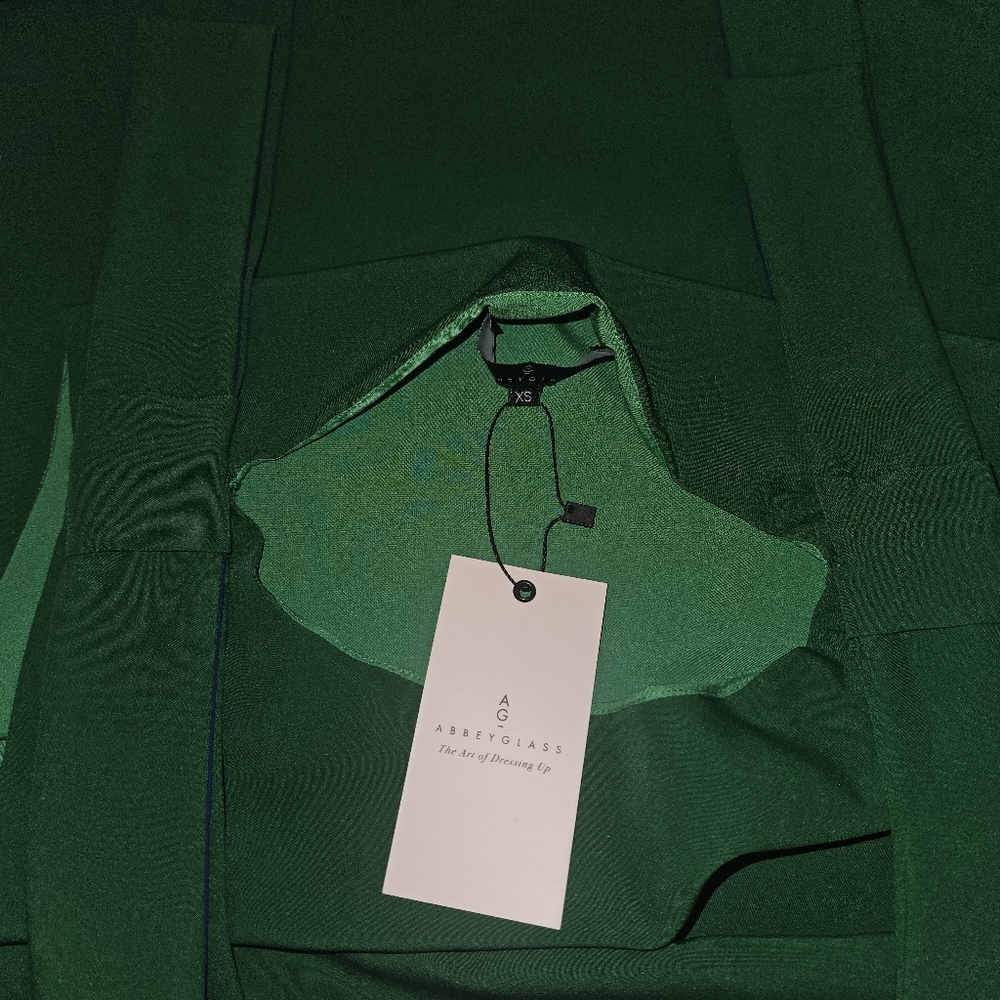 Abbey Glass Sleeveless Boat Neck Bow Shoulder Detail Shift Dress:Kelly Green: XS - Picture 11 of 13